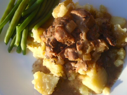 Slow-Cooked Herbed Beef and Potatoes