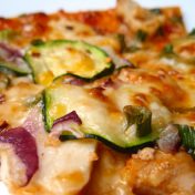 thincrustthaichickenpizza425